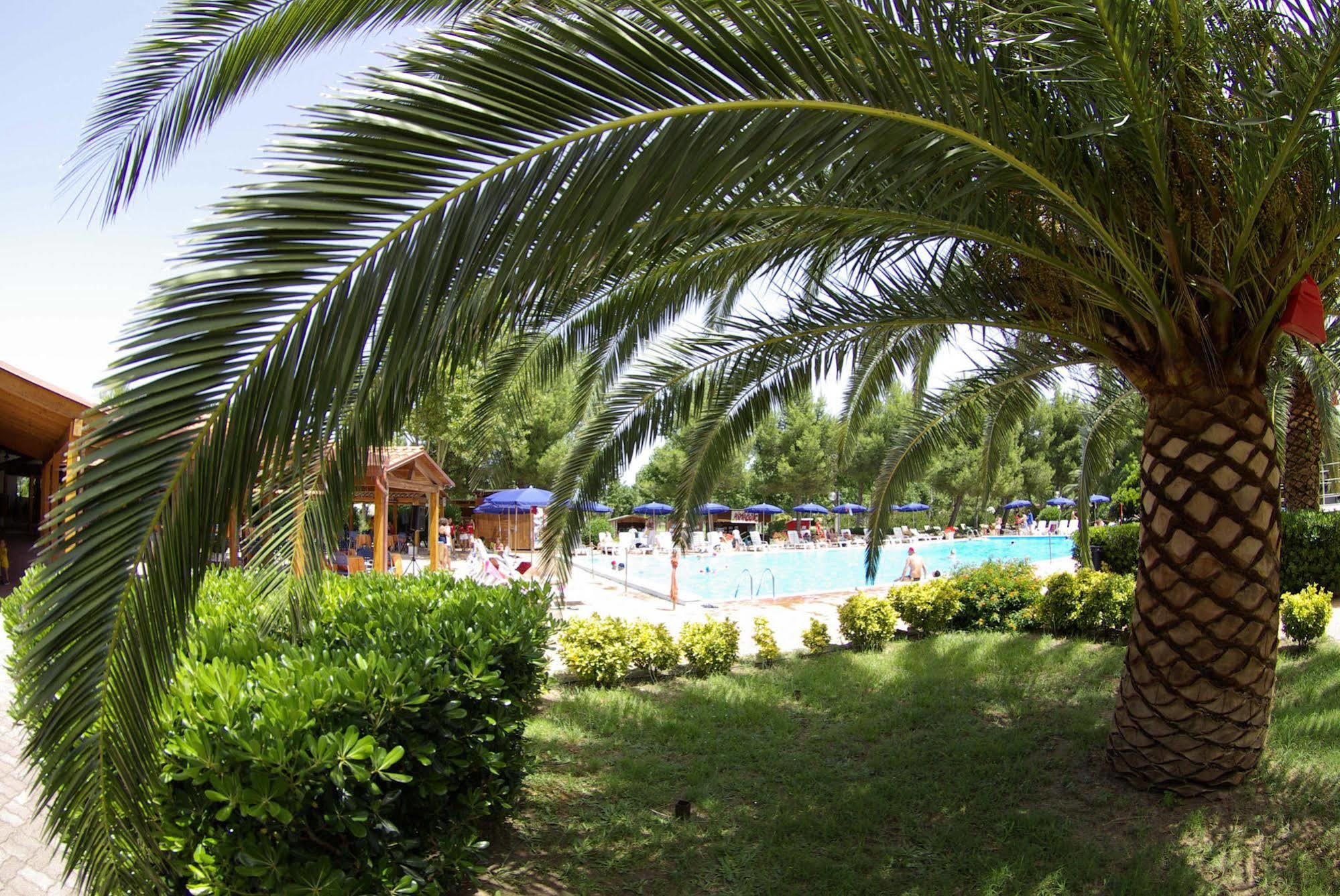 Villaggio Albatros Resort Lesina Buitenkant foto